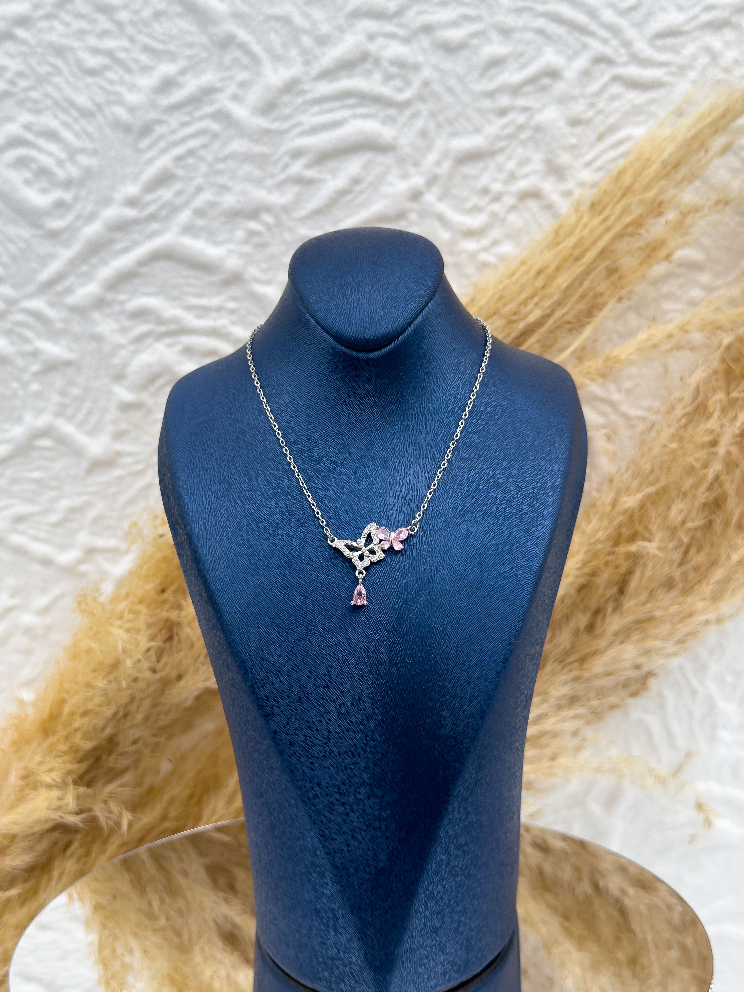 925 Ayar Gümüş Pembe Kuvars Taşlı Kelebek Motifli Kadın Kolye